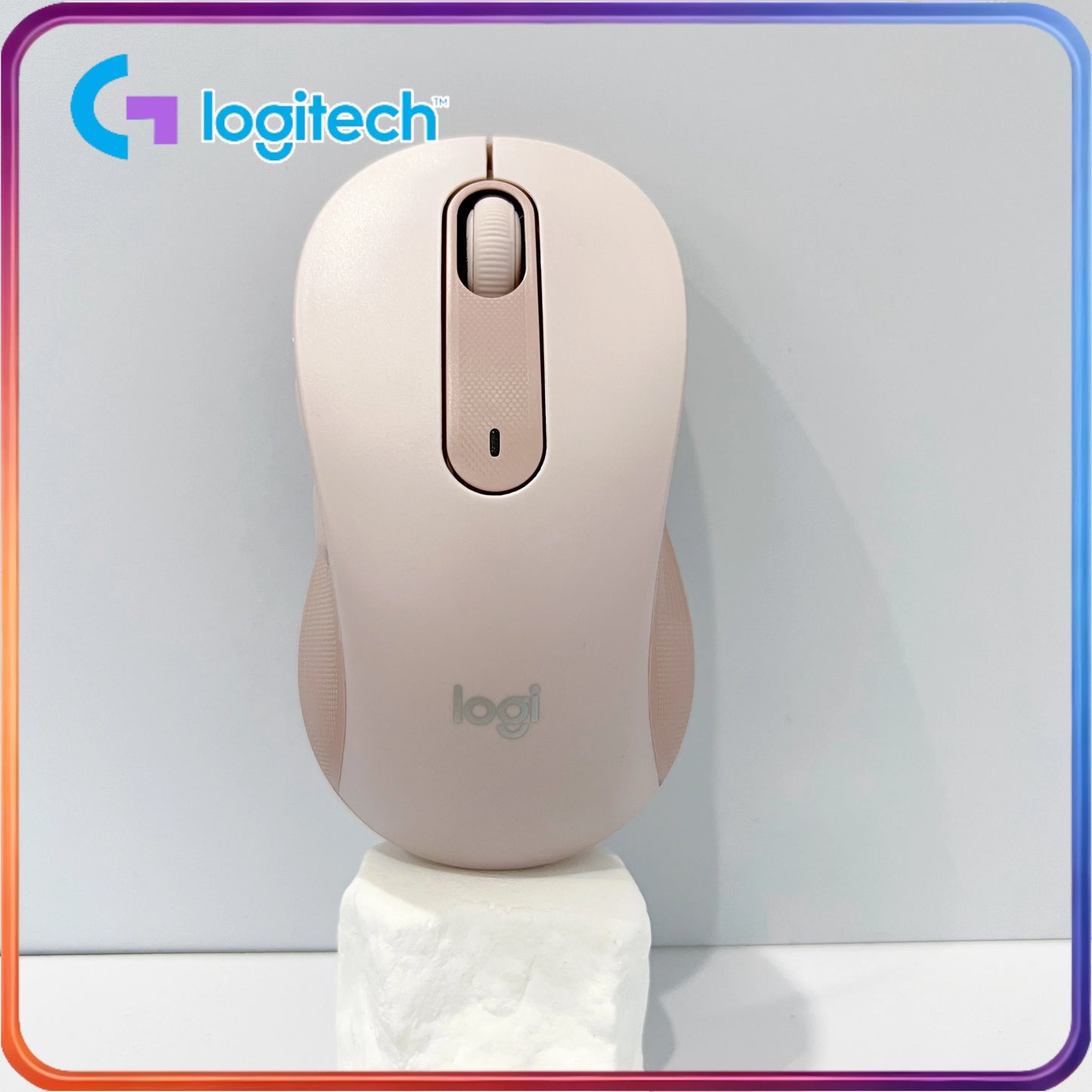 Logitech M650/M650L office laptop mouse, with a slim and portable design, making it easy to carry around for commuting.